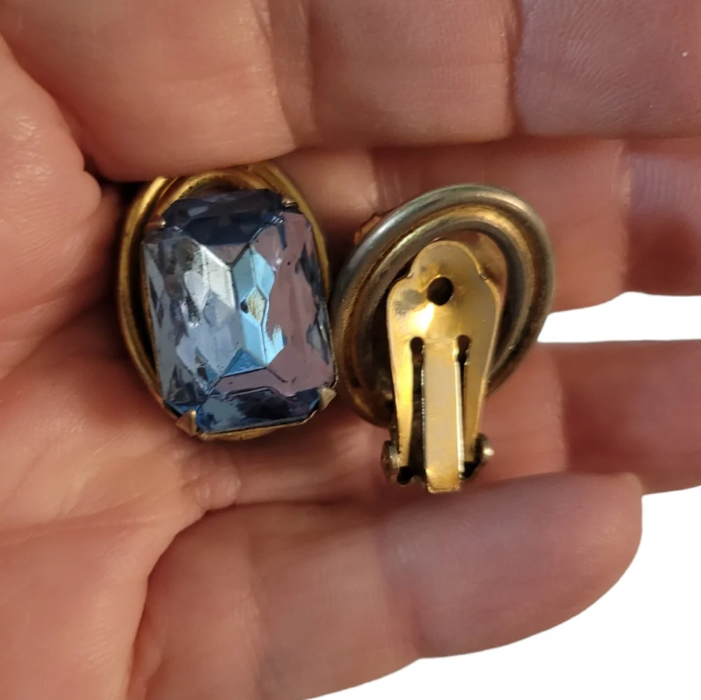Vintage Crystal Goldtone Clip On Earrings